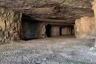 2662 North Hwy 79, Elsberry, MO 63343 - Photo 14