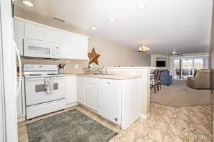686 Clearwater Dr, Camdenton, MO 65020 - Photo 2