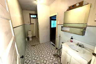 1112 Center St, Bismarck, MO 63624 - Photo 6