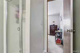 1227 Mangrove Ln, Saint Louis, MO 63125 - Photo 16