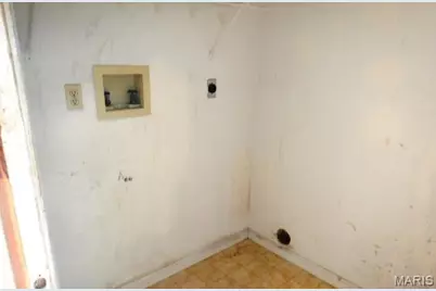 1545 Greenfield Crossing Court, Ballwin, MO 63021 - Photo 12