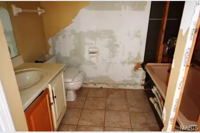 1545 Greenfield Crossing Court, Ballwin, MO 63021 - Photo 18