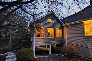 15838 Barons Way Dr, Chesterfield, MO 63017 - Photo 2