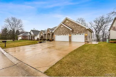 409 Fort Saratoga, Saint Charles, MO 63303 - Photo 2