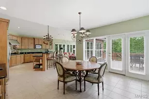 32 Huntleigh Downs Rd, Frontenac, MO 63131 - Photo 18