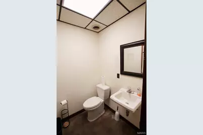 10825 N Service Road, Bourbon, MO 65441 - Photo 10