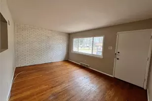 11909 Homestead Ave, Saint Louis, MO 63138 - Photo 10