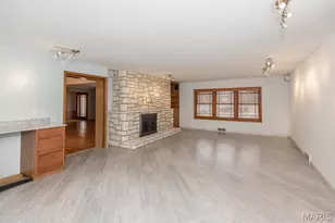 28 Woodcrest Dr, Ladue, MO 63124 - Photo 12