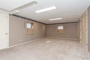 28 Woodcrest Dr, Ladue, MO 63124 - Photo 46