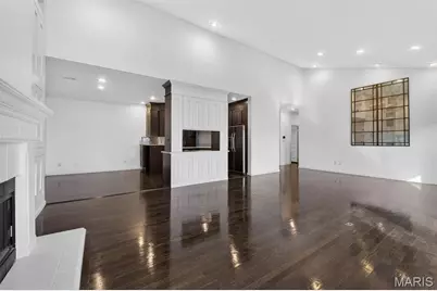 155 N Hanley Road #302, University City, MO 63105 - Photo 18