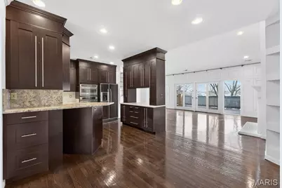 155 N Hanley Road #302, University City, MO 63105 - Photo 22
