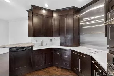 155 N Hanley Road #302, University City, MO 63105 - Photo 26