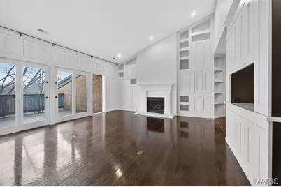 155 N Hanley Road #302, University City, MO 63105 - Photo 16