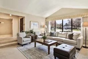 127 S Cardinal Ln, Saint Charles, MO 63301 - Photo 4