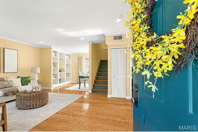 9044 W Swan Circle, Brentwood, MO 63144 - Photo 2