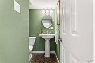 9044 W Swan Cir, Brentwood, MO 63144 - Photo 18