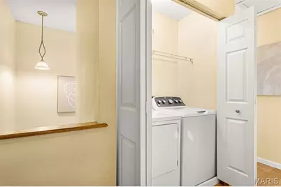 9044 W Swan Circle, Brentwood, MO 63144 - Photo 28