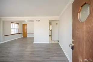 1232 Forest Home Dr, Bellefontaine Neighbors, MO 63137 - Photo 4