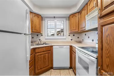 5162 Hollow Wood Court #B, Saint Louis, MO 63128 - Photo 8