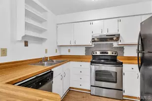 1514 Summer Run Dr, Florissant, MO 63033 - Photo 8