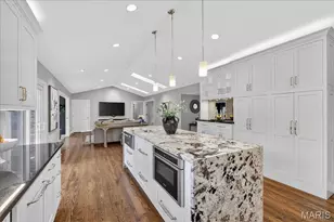 401 Steeplechase Ln, Frontenac, MO 63131 - Photo 10