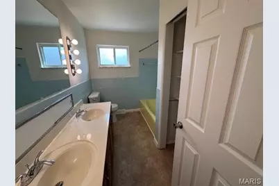 8408 Hill Avenue, Saint Louis, MO 63121 - Photo 14