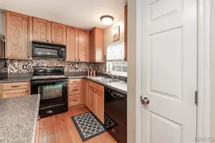 291 Montclair Tower Dr, Saint Charles, MO 63303 - Photo 16