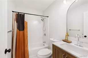 621 Meadowridge Ln, Kirkwood, MO 63122 - Photo 8