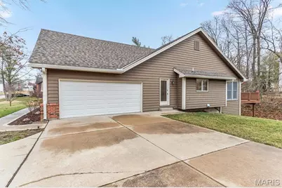 390 Portsmouth Drive, Saint Charles, MO 63303 - Photo 16