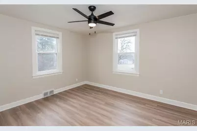 4048 Buckley Road, Mehlville, MO 63125 - Photo 16