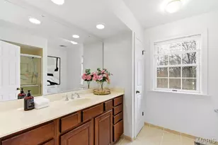 94 Meadowbrook Country Club Estate, Ballwin, MO 63011 - Photo 16