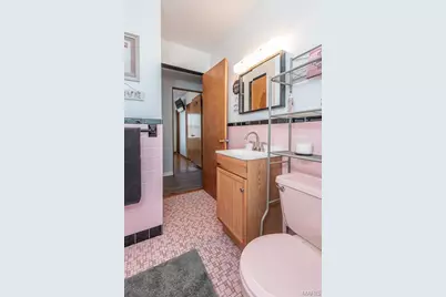 8408 Hawkesbury Drive, Saint Louis, MO 63121 - Photo 24