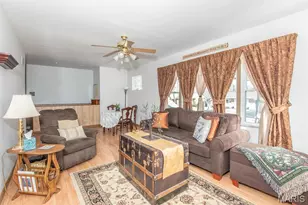 8408 Hawkesbury Dr, Saint Louis, MO 63121 - Photo 6