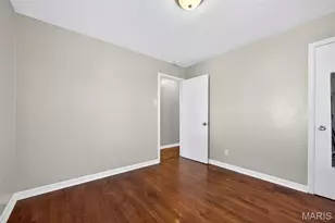 10592 Clarendon Ave, Saint Louis, MO 63114 - Photo 16