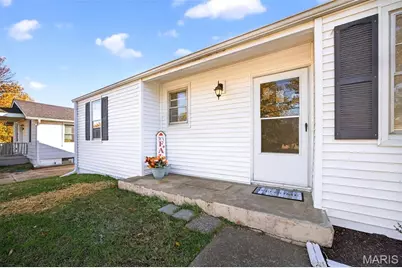 10592 Clarendon Avenue, Saint Louis, MO 63114 - Photo 2