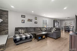 11811 Seven Hills Dr, Florissant, MO 63033 - Photo 4