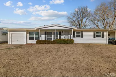725 Pelican Lane, Florissant, MO 63031 - Photo 1