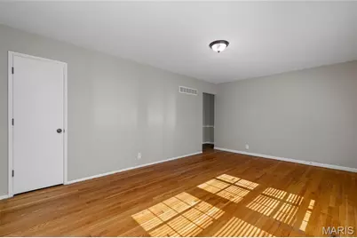 725 Pelican Lane, Florissant, MO 63031 - Photo 6