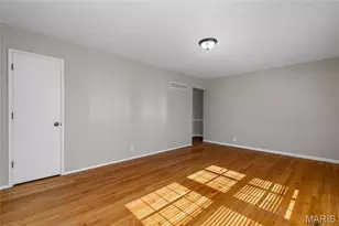 725 Pelican Ln, Florissant, MO 63031 - Photo 6