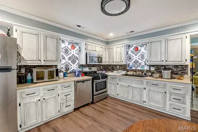 209 S Park Manor Boulevard, Lebanon, MO 65536 - Photo 8