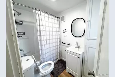 6935 Pernod Avenue, Saint Louis, MO 63139 - Photo 8
