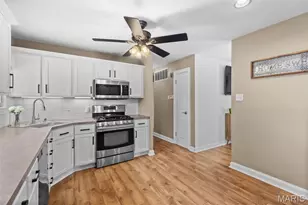 669 Green Hedge Dr, Fenton, MO 63026 - Photo 12