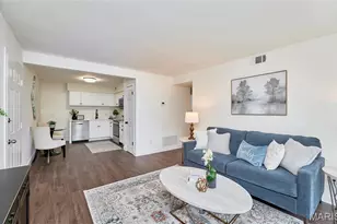 1239 Creve Coeur Crossing Ln, Chesterfield, MO 63017 - Photo 4