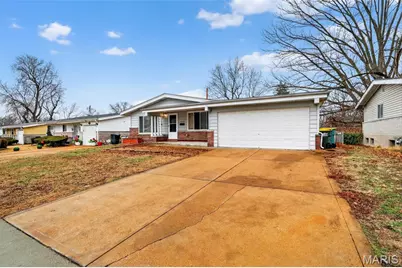 10139 Edgefield Drive, Saint Louis, MO 63136 - Photo 4