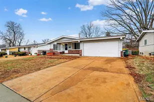 10139 Edgefield Dr, Saint Louis, MO 63136 - Photo 4