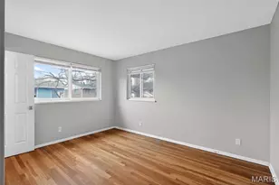 10139 Edgefield Dr, Saint Louis, MO 63136 - Photo 6