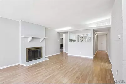 325 Holiday Hill Drive, Florissant, MO 63033 - Photo 2