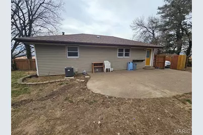 206 Lake Avenue, Maryland Heights, MO 63043 - Photo 4