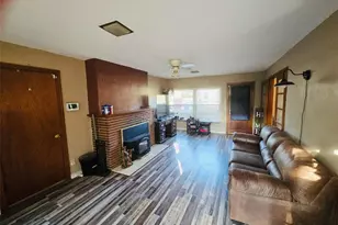 35 E Cardigan Dr, Ferguson, MO 63135 - Photo 28