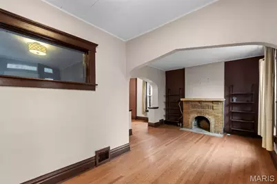 4925 Schollmeyer Avenue, Saint Louis, MO 63109 - Photo 6